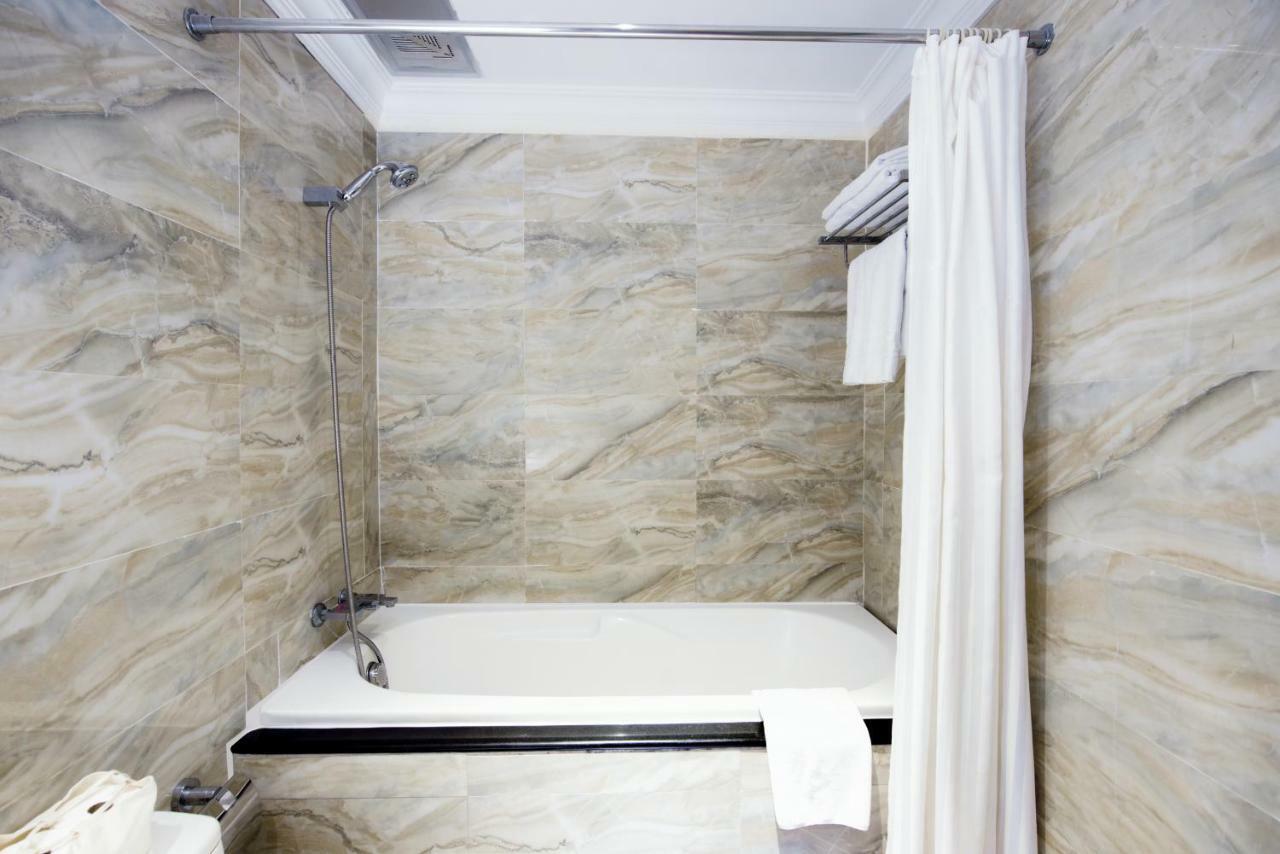 Khách sạn A&em - The Petit 2*